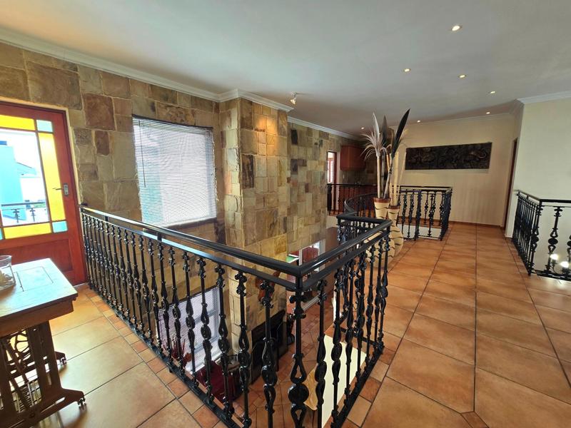 5 Bedroom Property for Sale in Golden Mile Western Cape